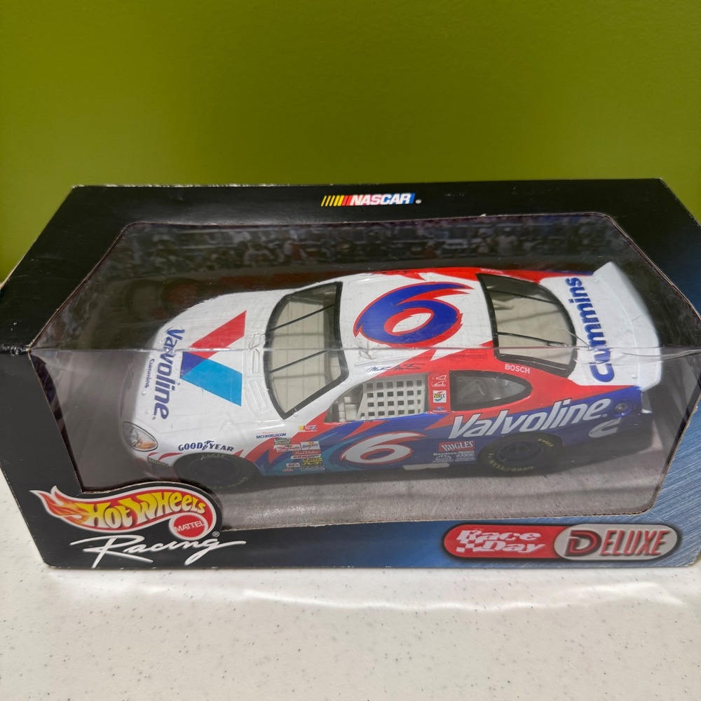 Hot Wheels Racing Mark Martin 6 Valvoline Ford Taurus 1:24 Race Day Deluxe 1999 - Picture 3 of 11